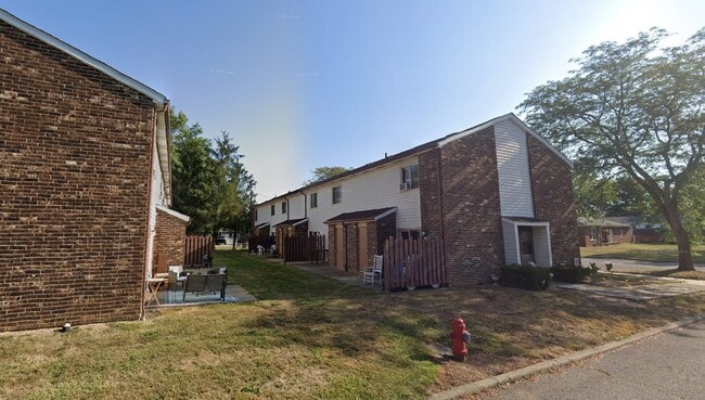 Building Photo - 351 W Fairview Ave