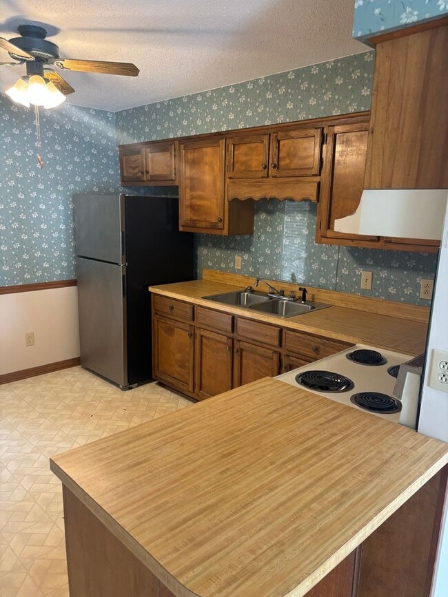 Building Photo - Graham