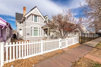 Building Photo - 1061 Kalamath St