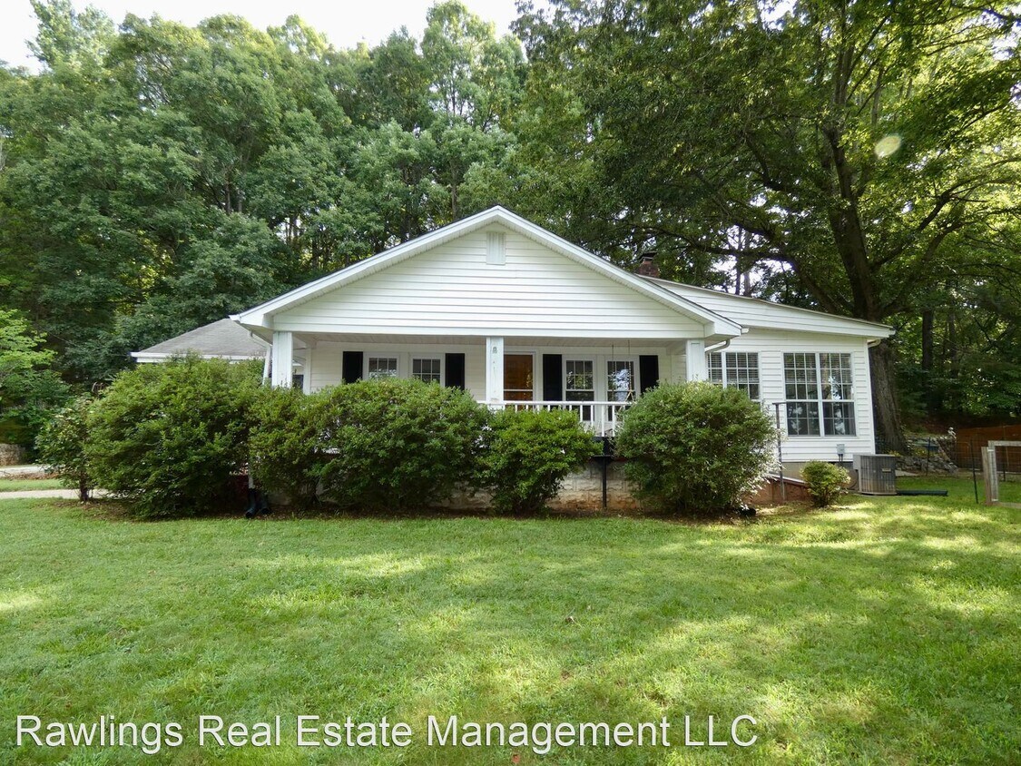 3 br, 2 bath House 21 Lower Barton Road House Rental in Asheville