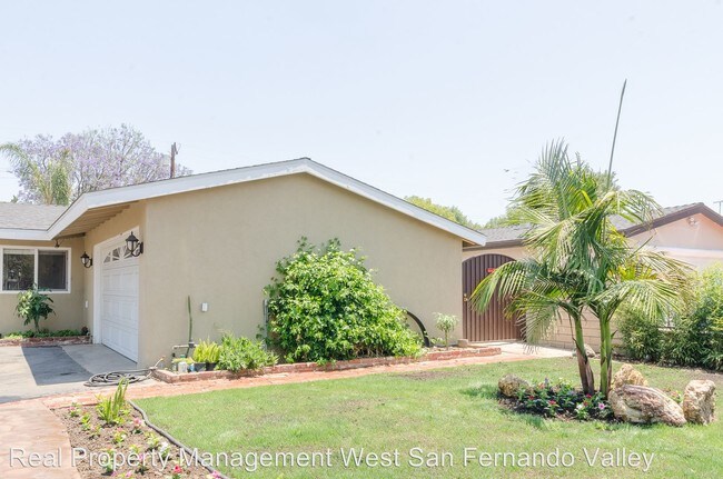 Building Photo - 8534 Lurline Ave