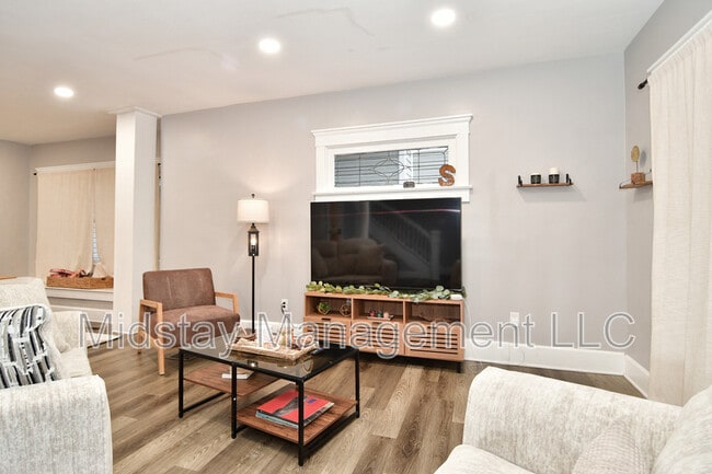 Photo - 918 N Temple Ave House