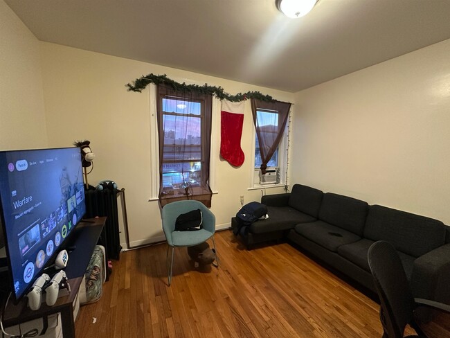 Foto del edificio - 328 62nd St
