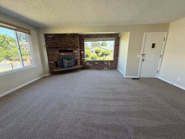 Foto del edificio - 3-bedroom 2-bathroom Single Family Home