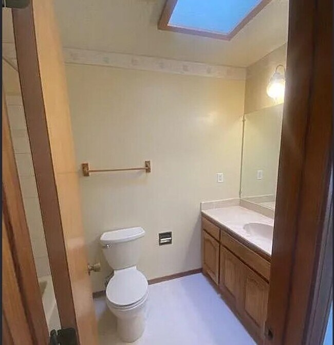 Building Photo - 2 Bed 2 Bath-NE Heights Townhome-Available September 1
