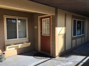 Building Photo - 3161 Madison Ave