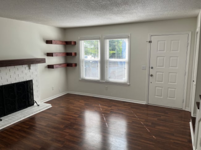 Building Photo - 3344 Oak Trees Ct