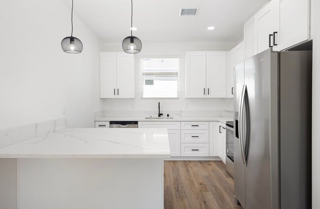 Foto del edificio - 1/2 Off First Month's Rent - New Construct...