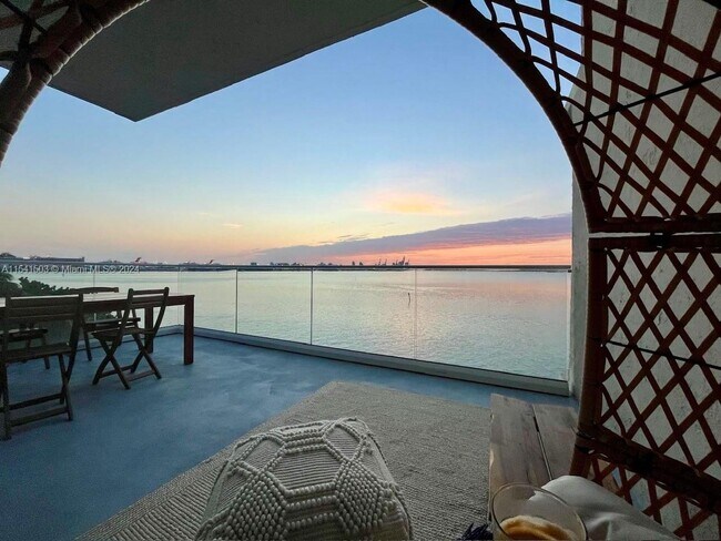 Foto del edificio - 800 Claughton Island Dr