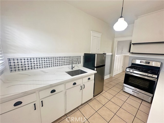 Building Photo - 242 Gaviota Ave