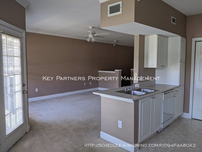 Building Photo - 11609 Tomahawk Creek - Spacious 1 Bedroom!