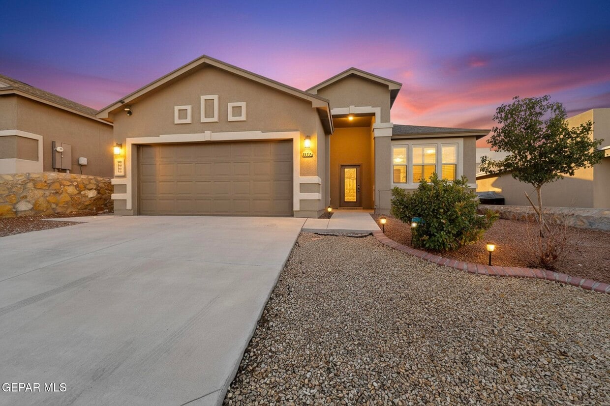 Foto principal - 220 S Manzanita Dr