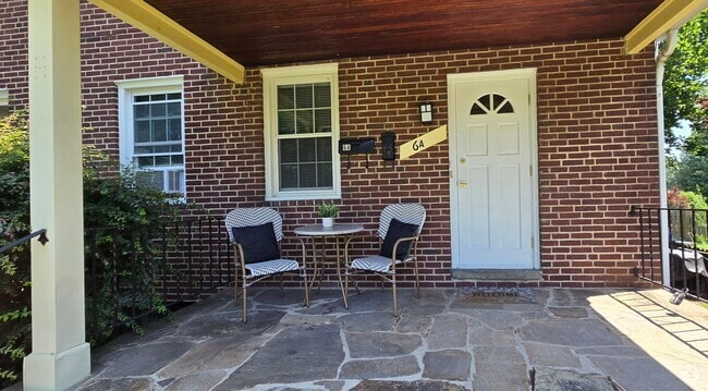 Building Photo - 6A N Beaumont Ave
