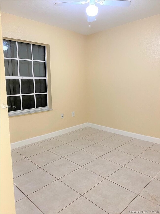 Foto del edificio - 2303 NW 103rd St