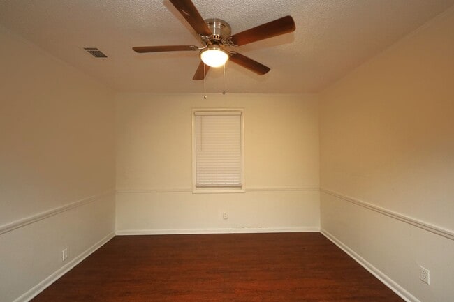 Foto del edificio - 608 S College St