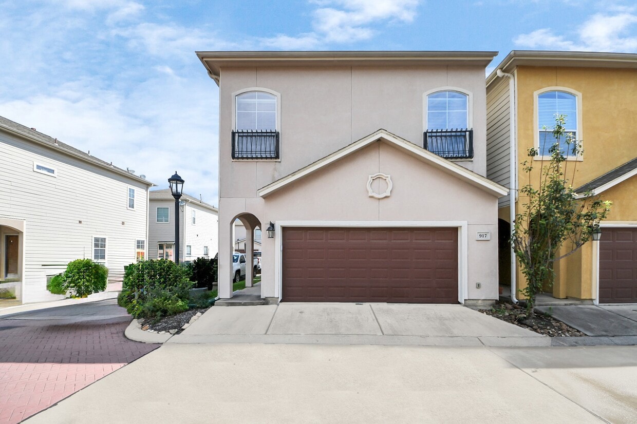 Foto principal - 917 McKinney Park Ln