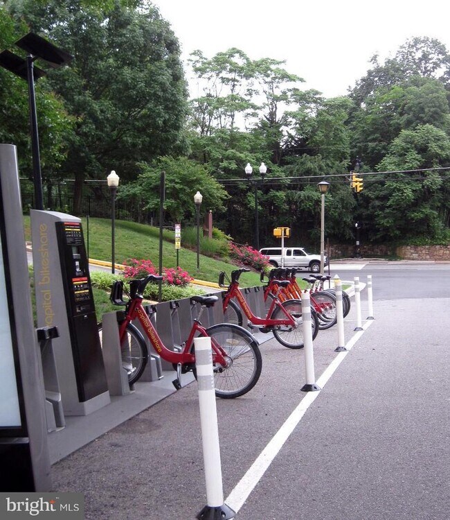 Foto del edificio - 4241 Columbia Pike