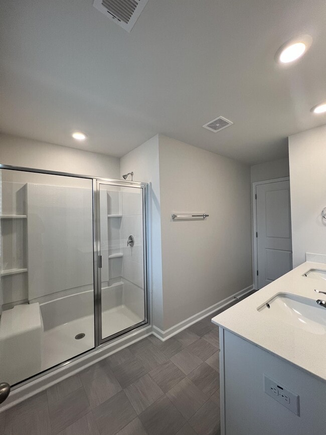 Building Photo - 1229 Evelynnview Ln