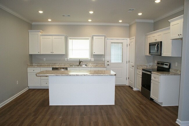 Building Photo - 2103 Rehoboth Cir