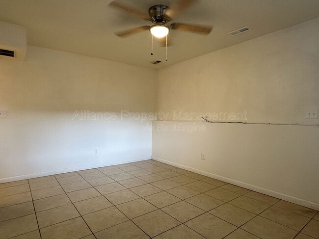 Building Photo - 44 Sunflower Rd