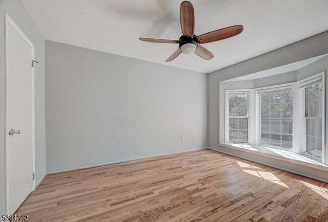 Building Photo - 326 Araneo Dr