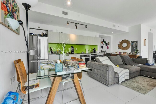 Foto del edificio - 501 NE 31st St