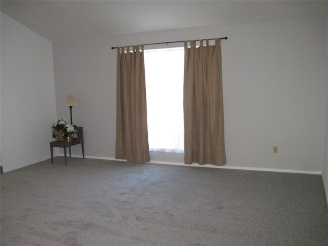 Building Photo - 16418 Barcelona Dr