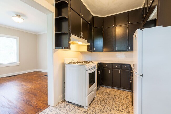 Foto del edificio - 1348 McClelland Ave