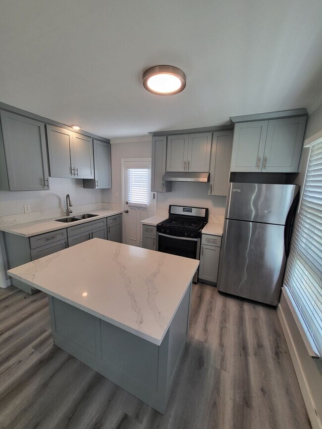 Foto del edificio - Completely Remodeled 1 bedroom 1 bath in D...