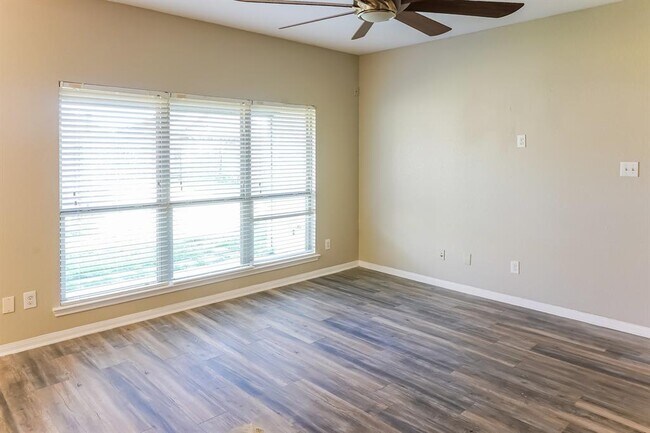 Foto del edificio - 297 Country Crossing Cir