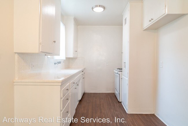 Building Photo - 7260 Canby Ave