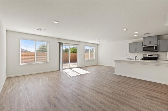 Building Photo - 5702 Sunset Sedona St