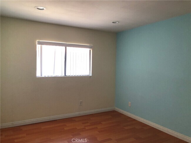 Foto del edificio - 229 S Ynez Ave