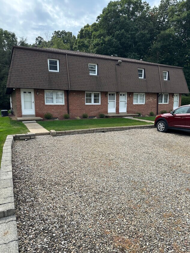 1382 Lincoln Dr, Monaca, PA 15061 Townhome Rentals in Monaca PA