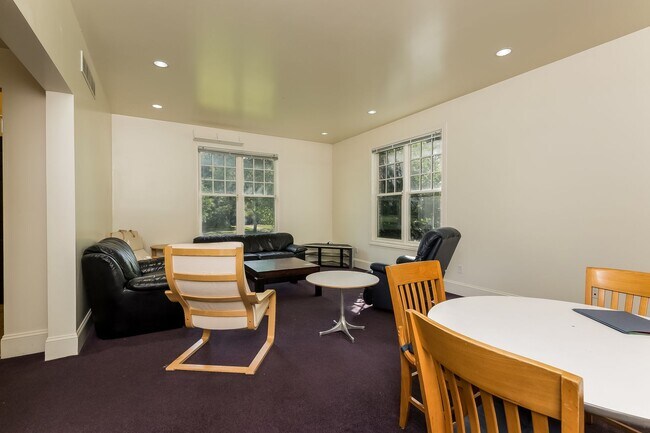 Interior Photo - Victors Place 2