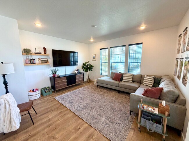 Foto del edificio - 4416 W Glendon Dr