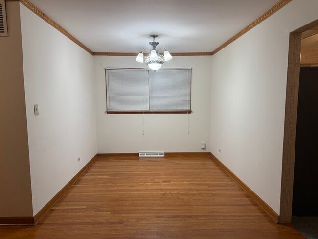 Foto del edificio - 7741 W Argyle St