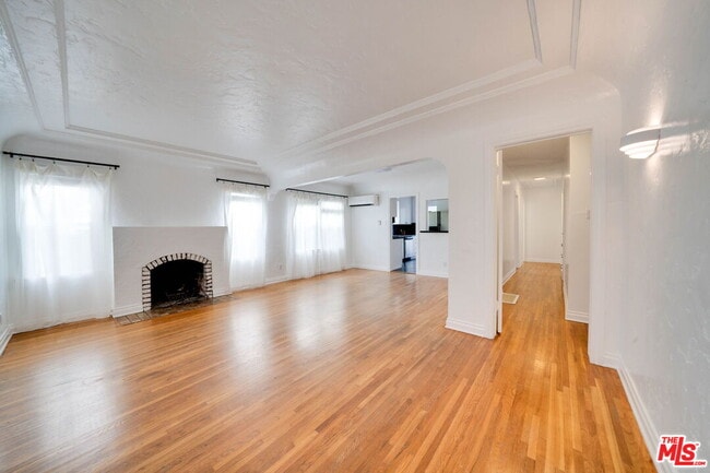 Building Photo - 1022 21st St