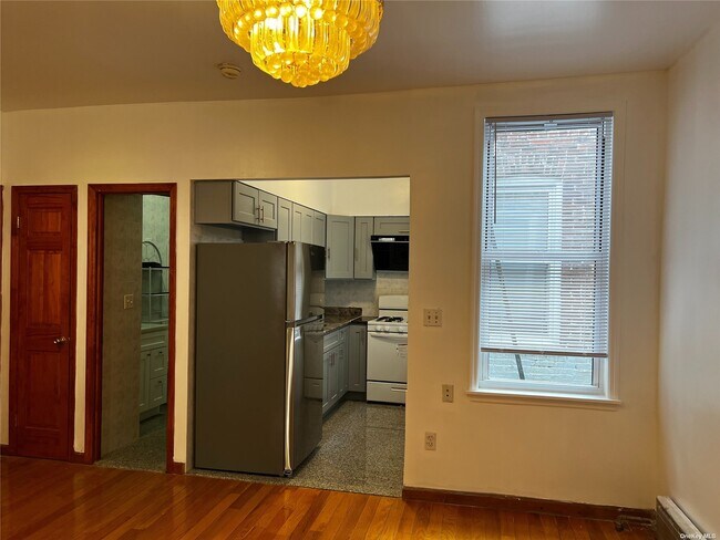 Foto del edificio - 39-14 47th Ave