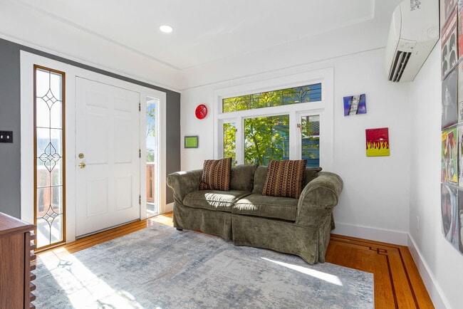 Living area 4 - 1512 NW 70th St