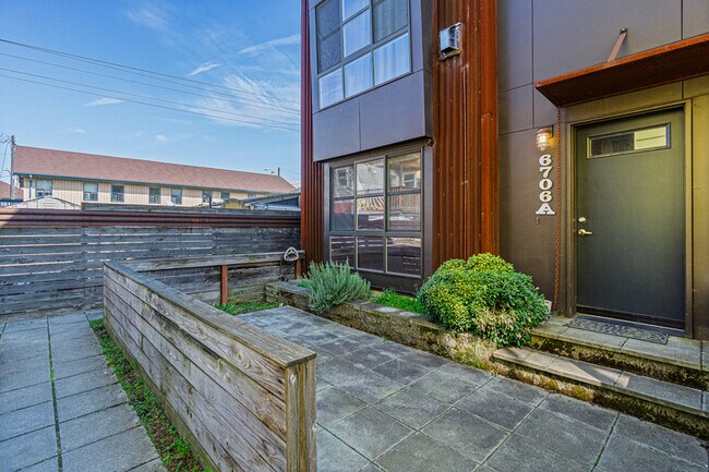 Foto del edificio - 6706 Corson Ave S