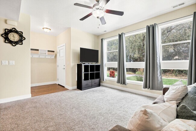 Building Photo - Townhome Rental in Spring Creek Community | Clubhouse, Pool & Community Amenities