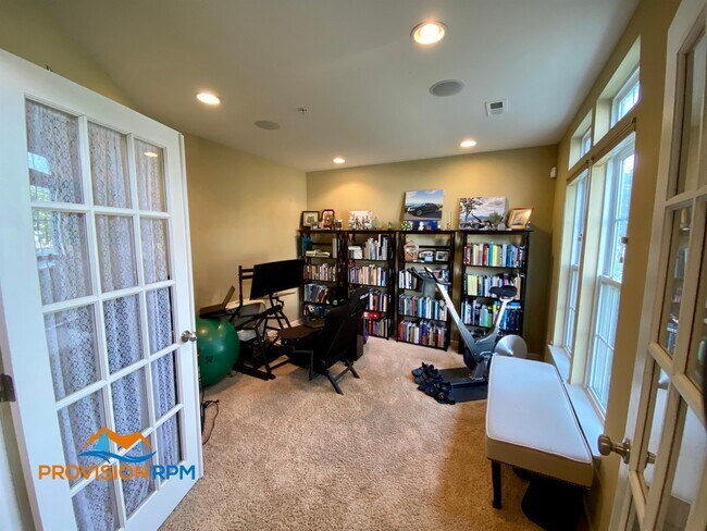 Foto del edificio - 1740 Theale Way