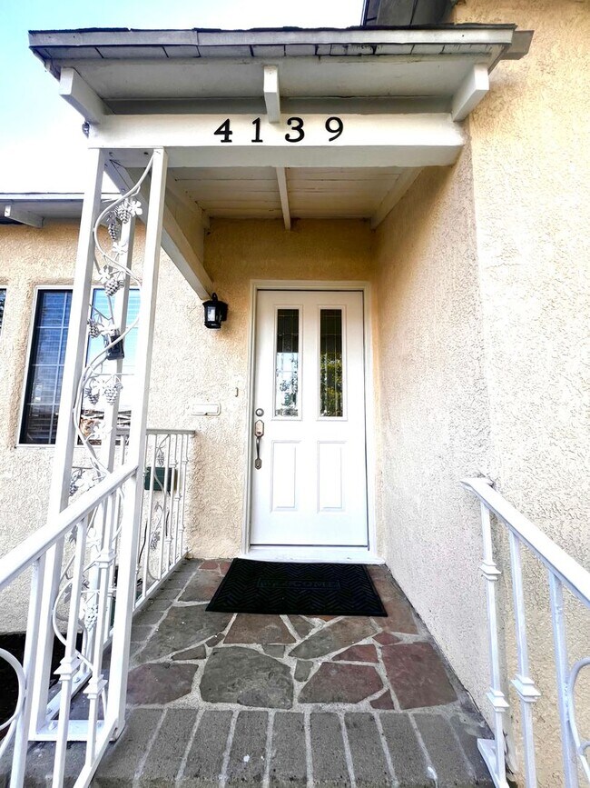 Foto del edificio - Single Family. 3-bed Home - Desireable Neighborhood!