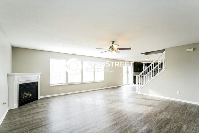 Building Photo - 4 Bedroom Pet-Friendly Home in Zionsville,...