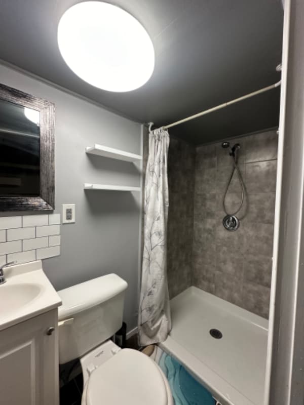 Building Photo - 6913 Cocos Dr