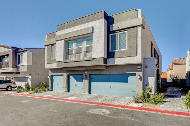 Foto del edificio - Like New Townhome at Falcon Ridge