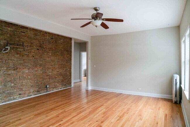 Foto del edificio - Ravenswood Manor - 2 Bed / 1 Bath - Heat I...
