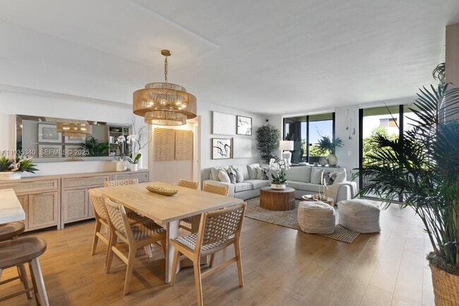 Foto del edificio - 141 Crandon Blvd