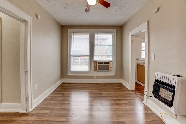 Foto del edificio - N Rosedale Ave Triplex